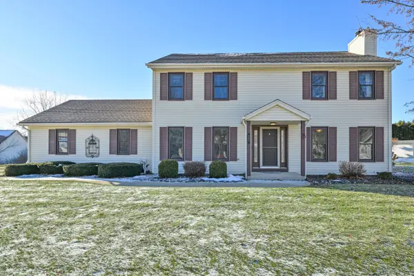 503 Eastern Trl, Mukwonago, WI 53149
