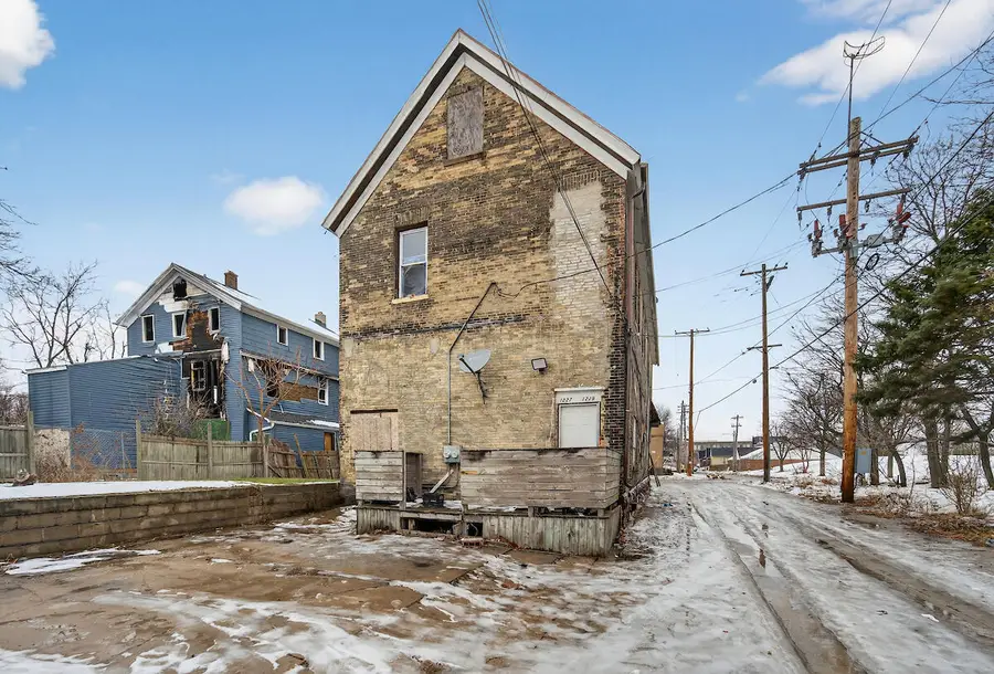 1227-1229 W Juneau Ave, Milwaukee, WI 53233 - Image #3