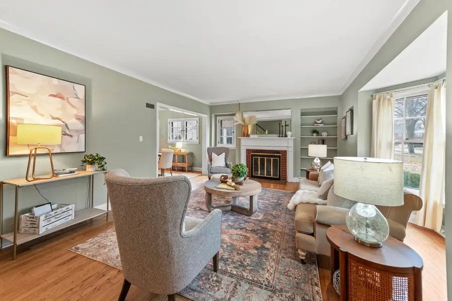 5234 N Berkeley Blvd, Whitefish Bay, WI 53217 - Image #2