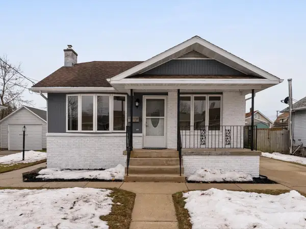 2323 9th Pl, Two Rivers, WI 54241