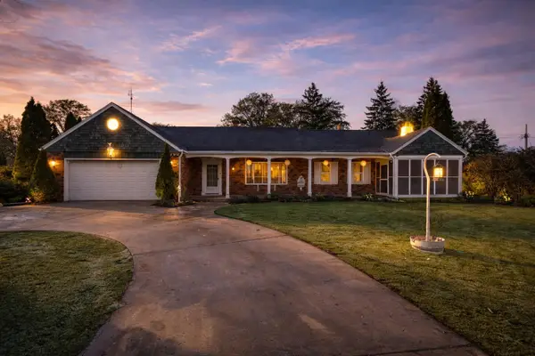 7245 N Seneca Ave, Glendale, WI 53217