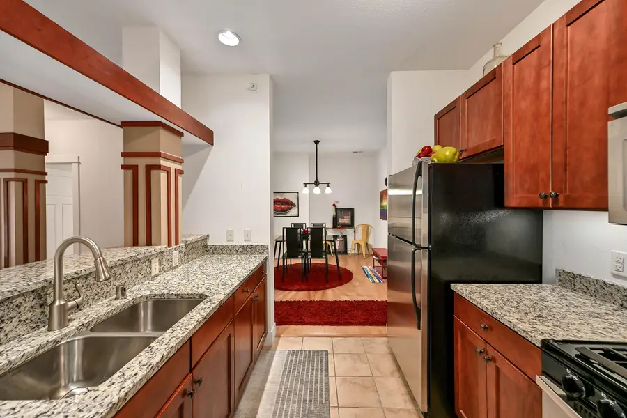 15295 W Library Ln, New Berlin, WI 53151 - #3