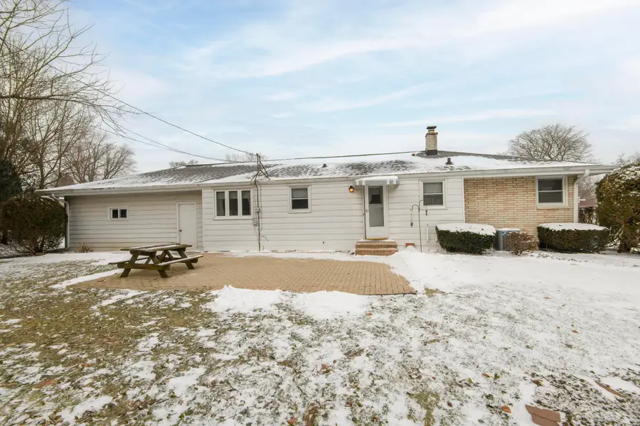 W145N8432 Lucerne Dr, Menomonee Falls, WI 53051 - Image #3