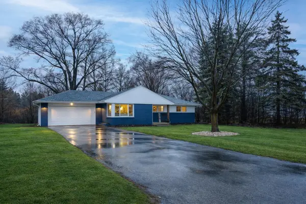 3885 N 144th St, Brookfield, WI 53005