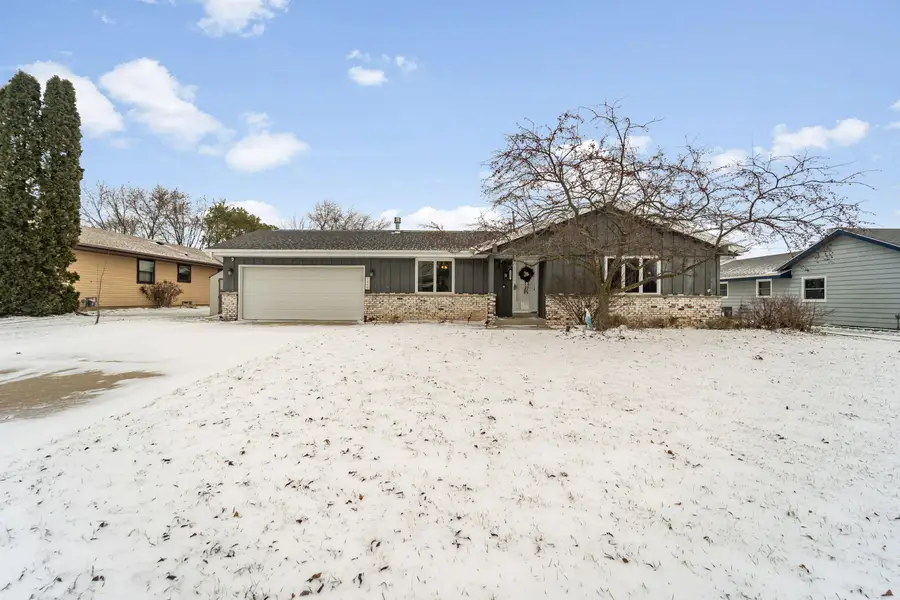 7230 S 38th St, Franklin, WI 53132 - Image #2