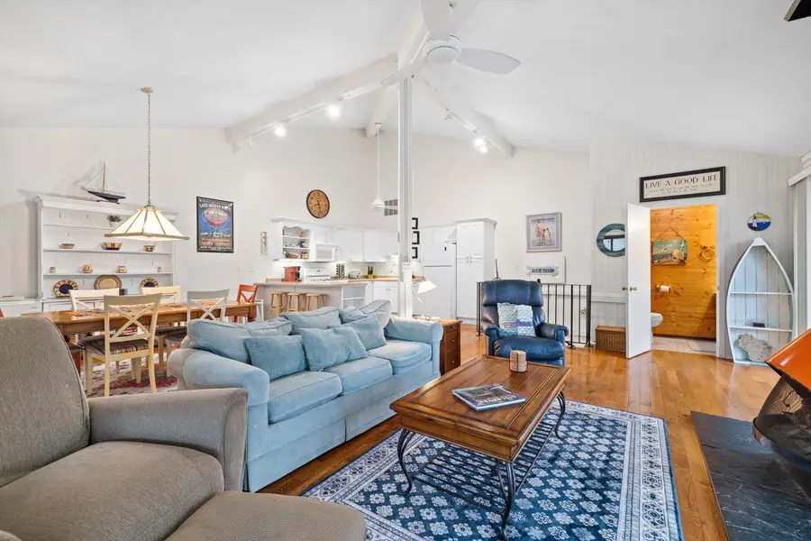 521 Bristol Oak Ct, Fontana, WI 53125 - Image #3