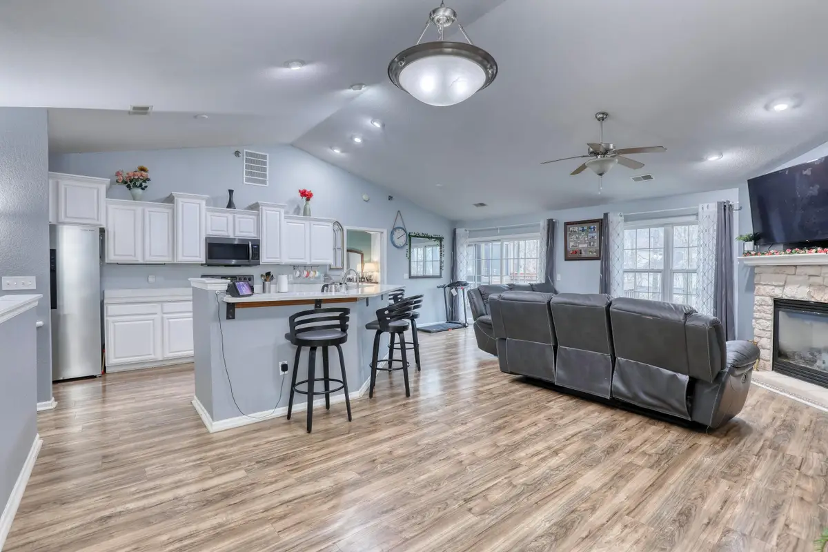 9239 S 54th St, Franklin, WI 53132 - Image #1