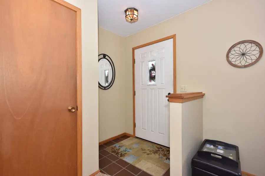 N85W18290 Tyler Ct, Menomonee Falls, WI 53051 - Image #3