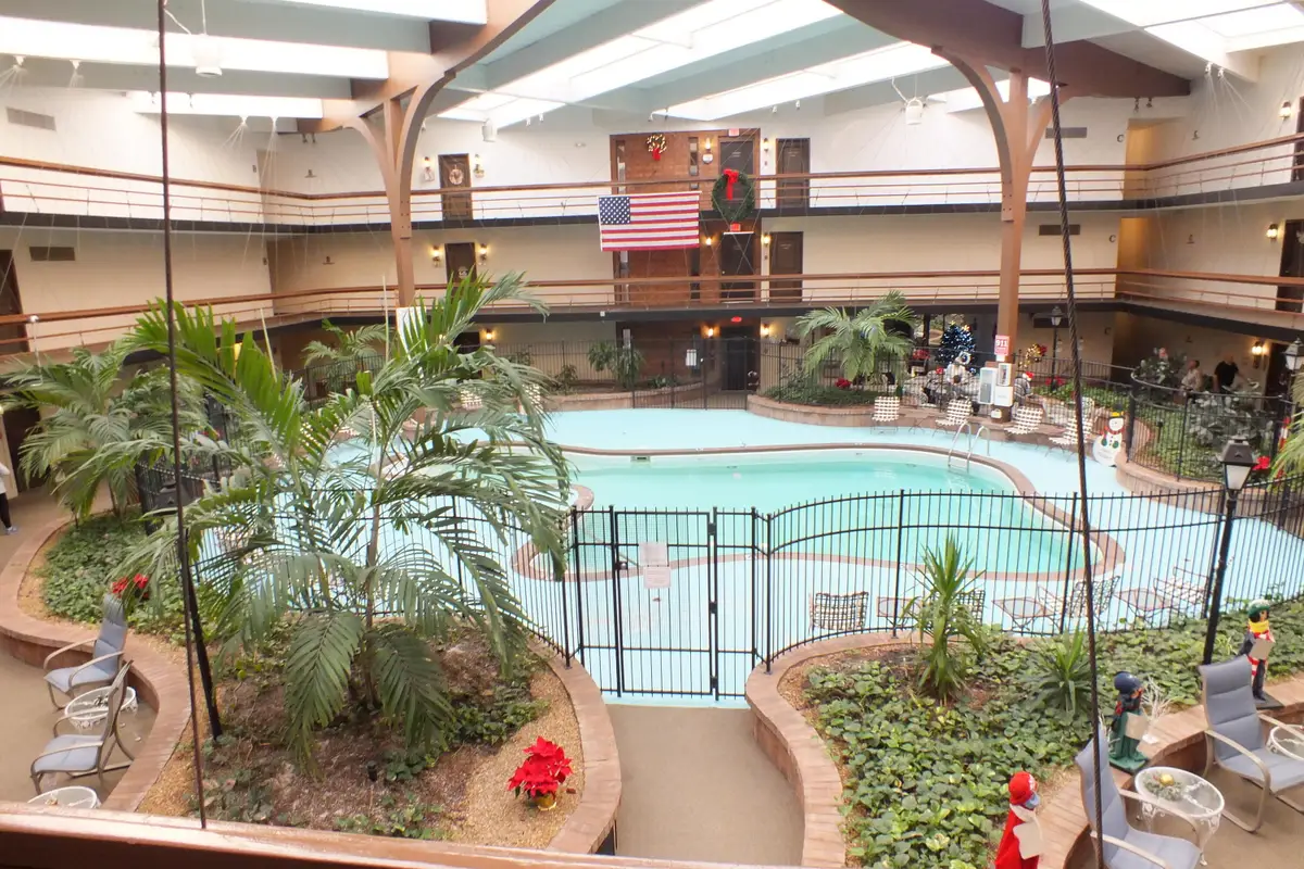 4215 N 100th St, Milwaukee, WI 53222 - Image #1