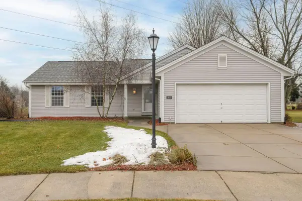 1910 Crossbow Ct, Waukesha, WI 53186
