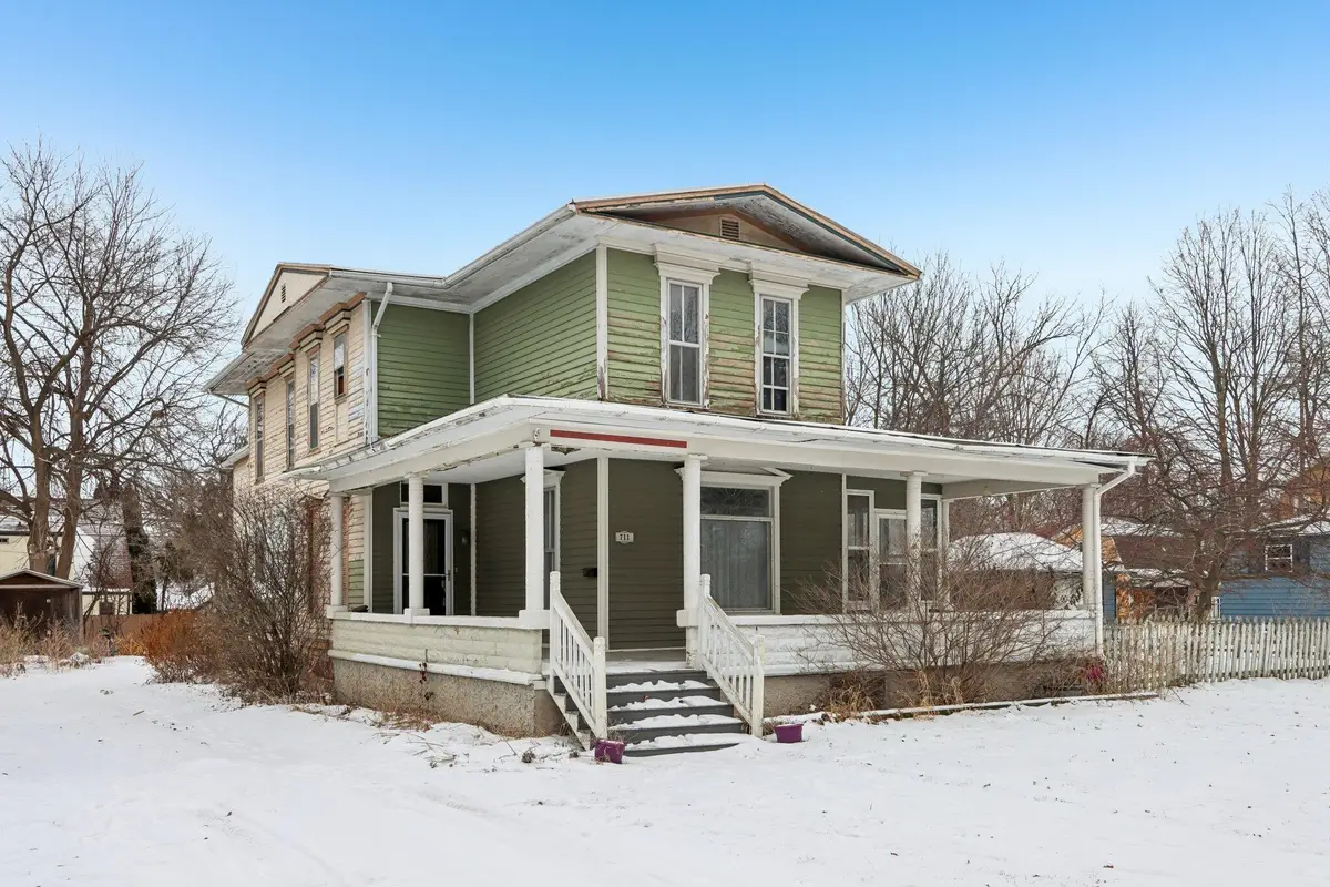 711 E Walworth Ave, Delavan, WI 53115 - Image #1