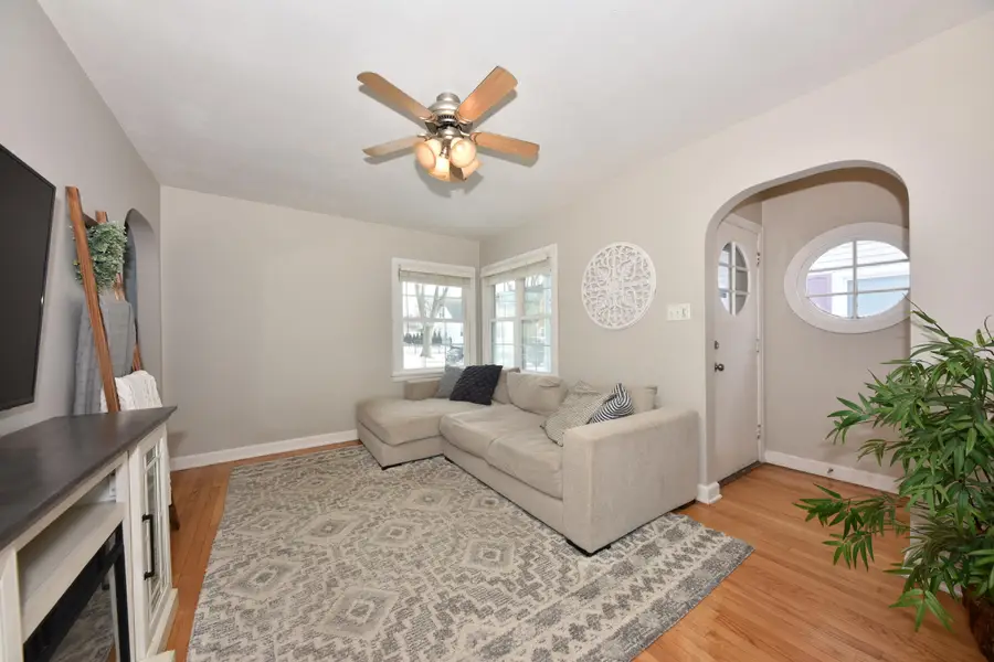 2327 S 79th St, West Allis, WI 53219 - Image #3