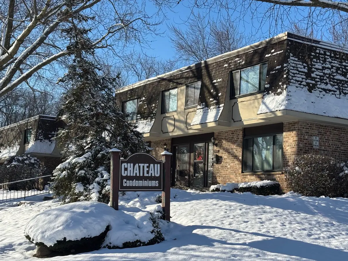 6081 W Calumet Rd, Milwaukee, WI 53223 - Image #1