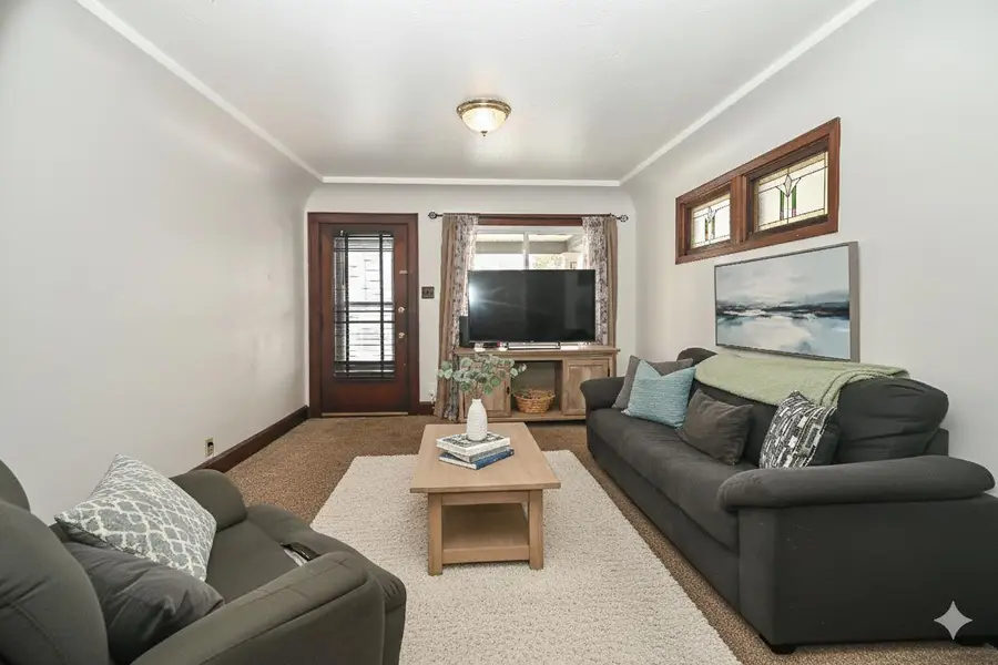 2001 S 90th St, West Allis, WI 53227 - Image #2