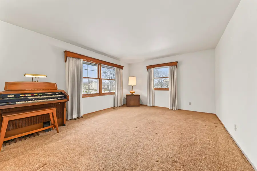 N170W20569 Parkview Dr, Jackson, WI 53037 - Image #3