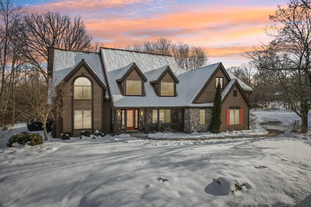 14820 Clare-bridge Ln, Brookfield, WI 53005 - Image #1