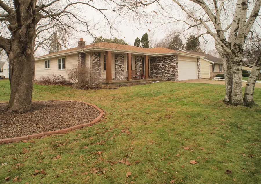 1021 Hill St, Watertown, WI 53098 - Image #2