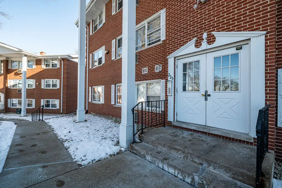 225 Country Club Dr, Lake Geneva, WI 53147 - Image #2