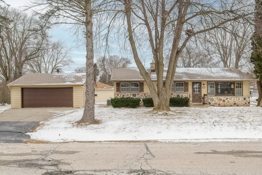5820 W Donna Dr, Brown Deer, WI 53223 - Image #2