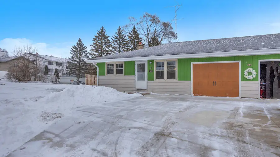 107 Pony Ln, Plymouth, WI 53073 - Image #2