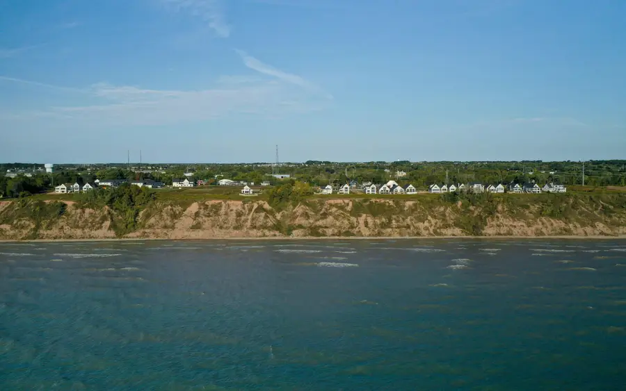 1202 Shieling Ln, Port Washington, WI 53074 - Image #3