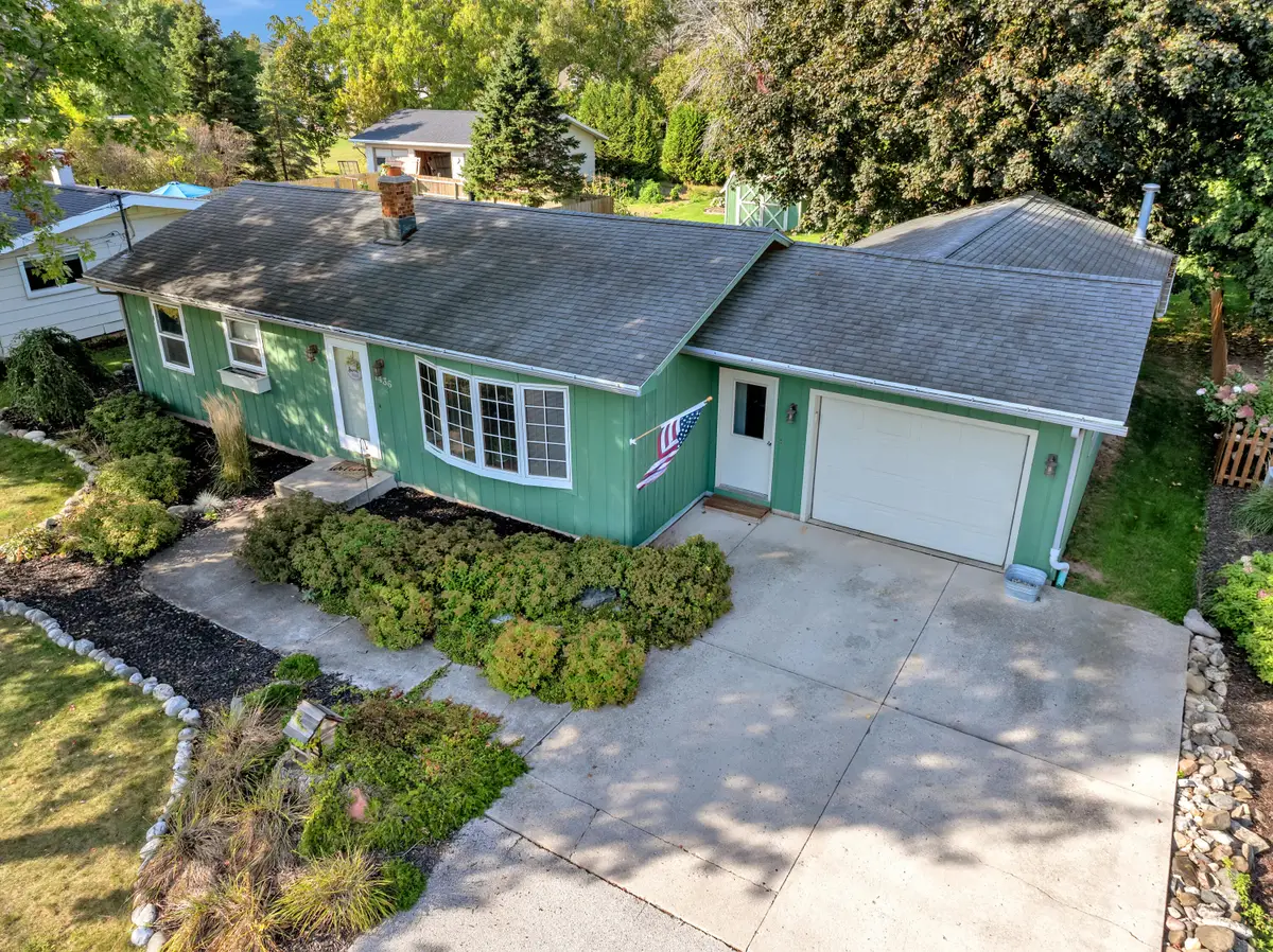 1436 W Washington Ave, Cleveland, WI 53015 - Image #1