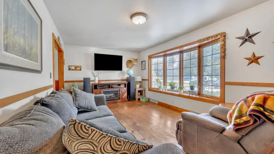 1436 W Washington Ave, Cleveland, WI 53015 - Image #3