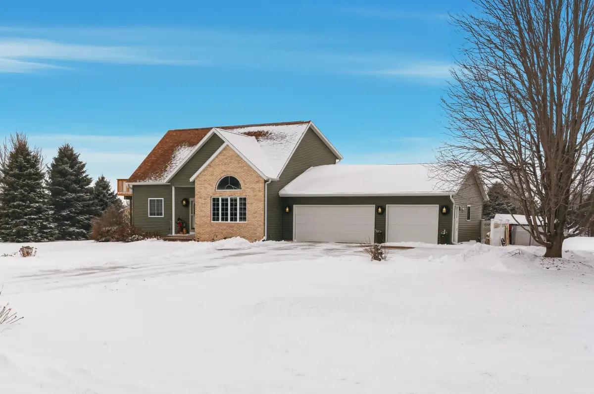 W21650 Coyote Ln, Caledonia, WI 54661 - Image #1