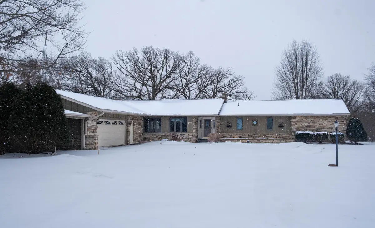 W4978 Valley Creek Rd, Fond Du Lac, WI 54937 - Image #1