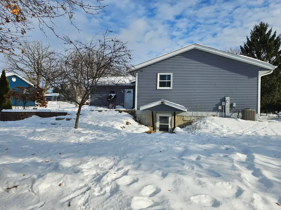 41 N 5th St, Evansville, WI 53536 - Image #3