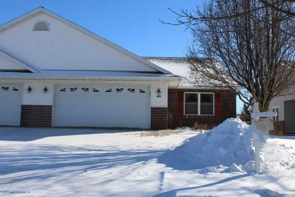 800 Chief Kewaskum Pl, Kewaskum, WI 53040
