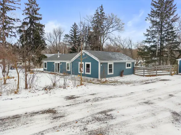 W377S3554 Lake Dr, Ottawa, WI 53118