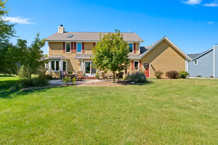 W140N5331 St. Andrews Cir, Menomonee Falls, WI 53051 - Image #3