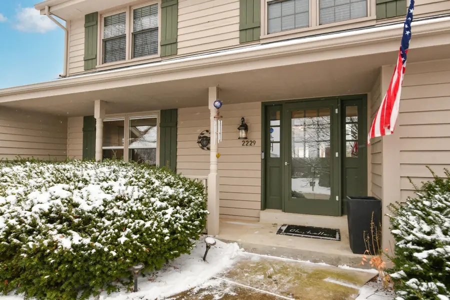 2229 Stony Ridge Dr, Waukesha, WI 53189 - Image #3