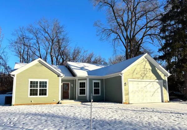 W3794 Beaver Dr, Geneva, WI 53147