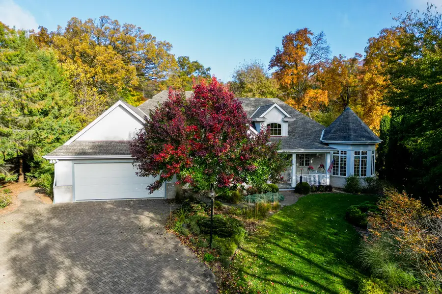 605 St Johns Dr, Delafield, WI 53018 - Image #3