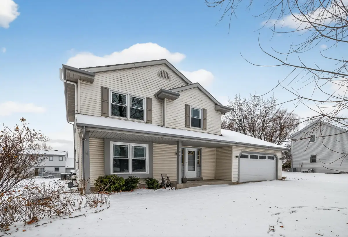 7258 S Countryside Ct, Franklin, WI 53132 - Image #1