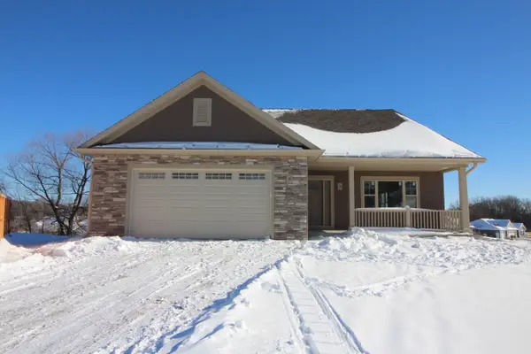 912 Fairway Dr, Twin Lakes, WI 53181