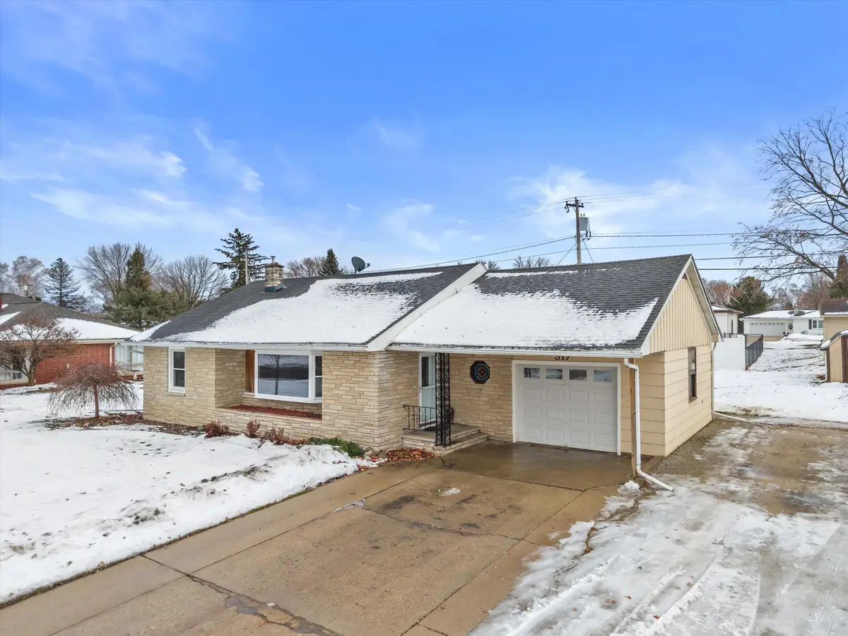 817 Scott St, Beaver Dam, WI 53916 - Image #1