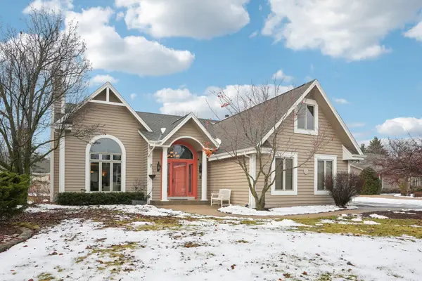 W174N4939 Sheffield Ct, Menomonee Falls, WI 53051