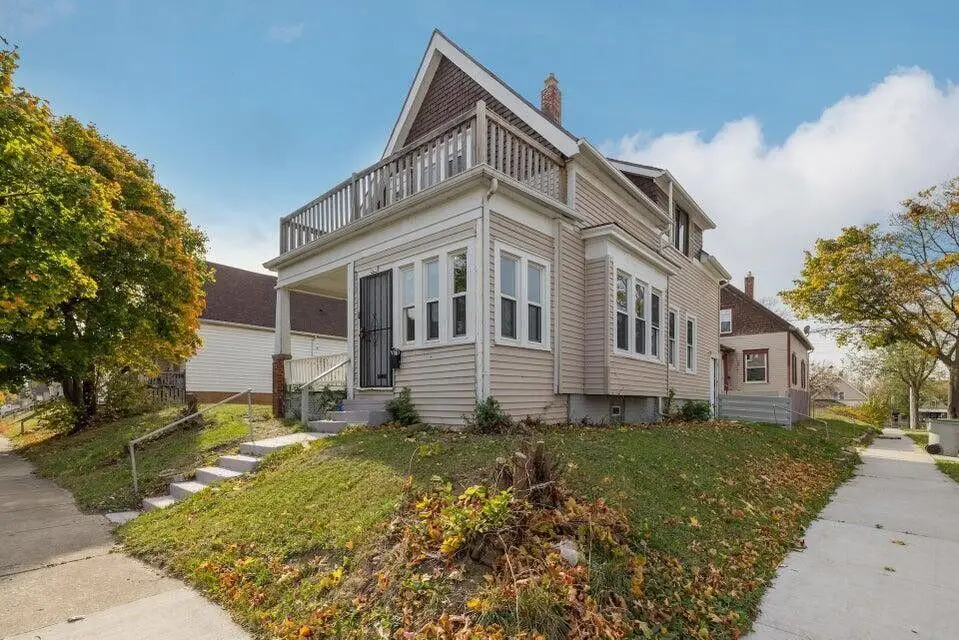 3279 N 21st St, Milwaukee, WI 53206 - Image #1