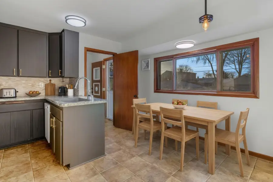 6417 N Green Bay Ave, Glendale, WI 53209 - Image #2