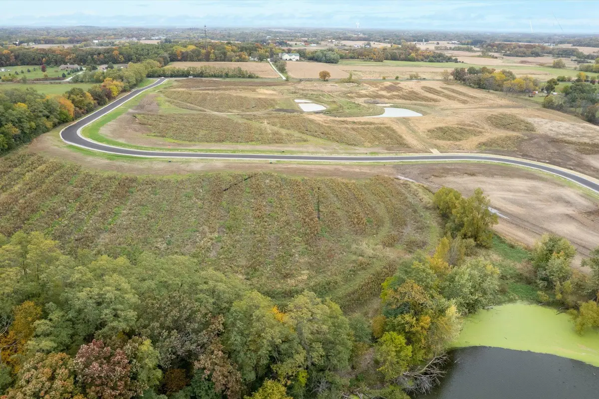 1007 Beere Ln, Rochester, WI 53105 - Image #1