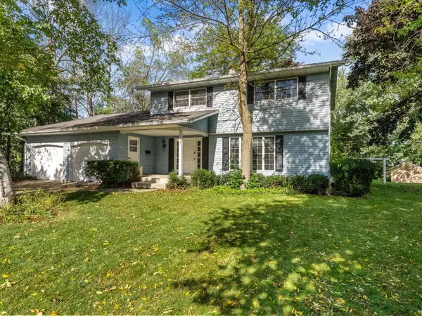 3121 Monroe St, Two Rivers, WI 54241