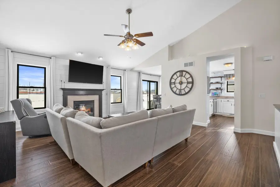 242 Cotton Grass Ln, Walworth, WI 53184 - Image #3