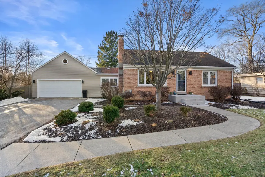 8331 N Poplar Dr, Fox Point, WI 53217 - Image #2