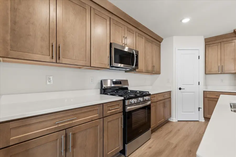 504 Hunter Oaks Blvd, Watertown, WI 53094 - Image #3