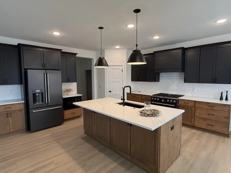 N75W17841 Woody Ln, Menomonee Falls, WI 53051 - Image #2