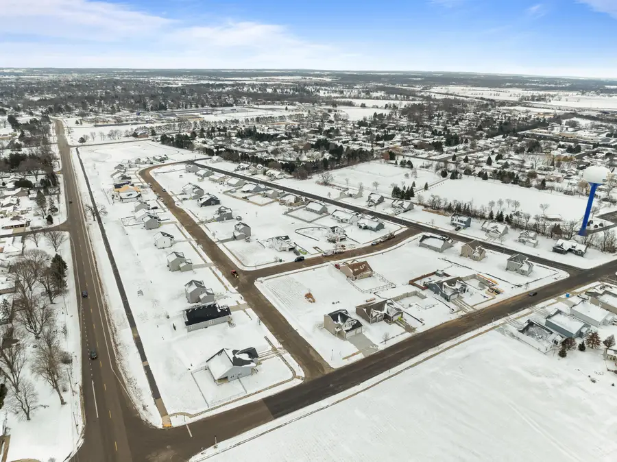 1302 Evergreen Dr, Delavan, WI 53115 - #2