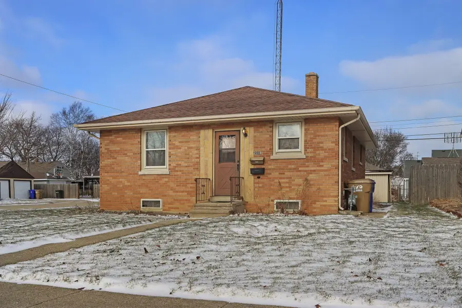 2018 33rd St, Kenosha, WI 53140 - Image #2